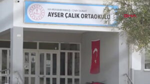 kahramanmarastaki-okul-saldirisinda-9-ogrenci-ve-ayla-ogretmen-hayatini-kaybetmisti-ayser-calik-ortaokulunda-sessiz-JZ8trhZz