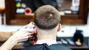 uzmanlar-uyardi-sac-modeli-ve-muzik-tercihi-cocuklarin-kimlik-gelisimini-etkiliyor-NCMuBef1