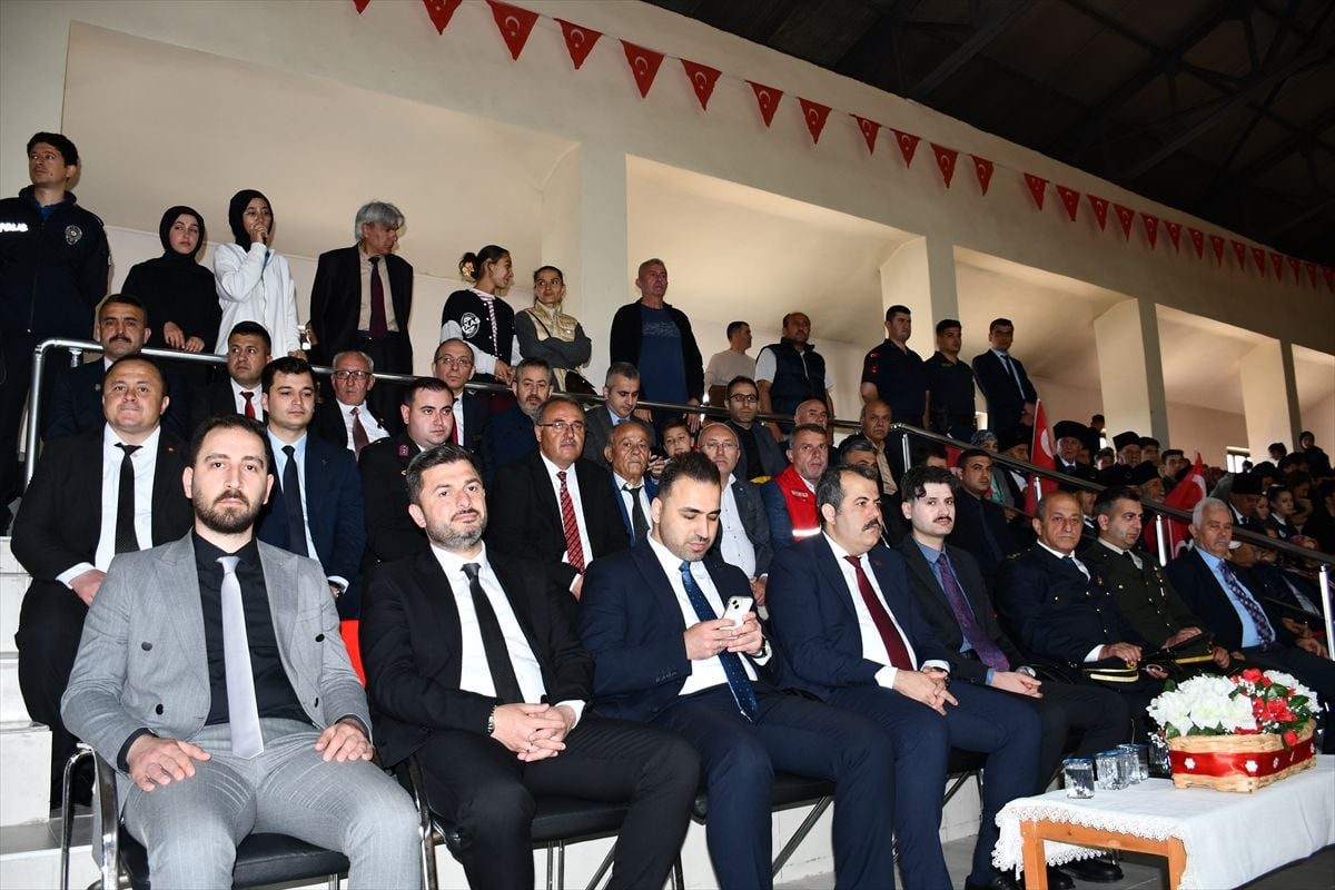 vezirkopru-terme-ve-salipazarinda-19-mayis-kutlandi-OnUs51Lb