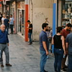 Istanbulda aksam saatlerinde evlere girmeye basladilar herkes careyi tek bir urunde buldu z8P9CDqE