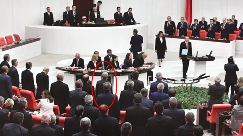 Kilicdaroglu erdogan icin ayaga kalkmadim dedi eski chpli vekil fotografla yanit verdi yalan soyluyor KV2rWHpm